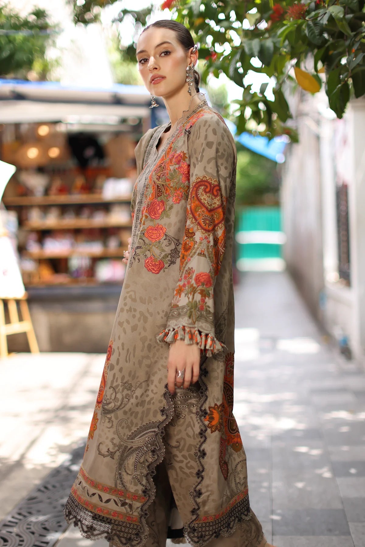 CHARIZMA ANIQ '26 - 04