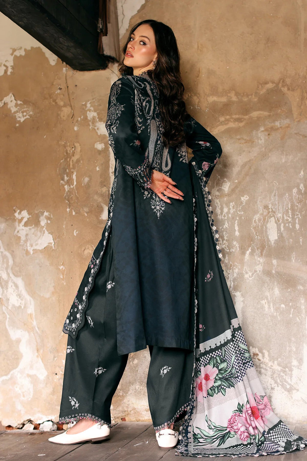 CHARIZMA ANIQ '26 - 01