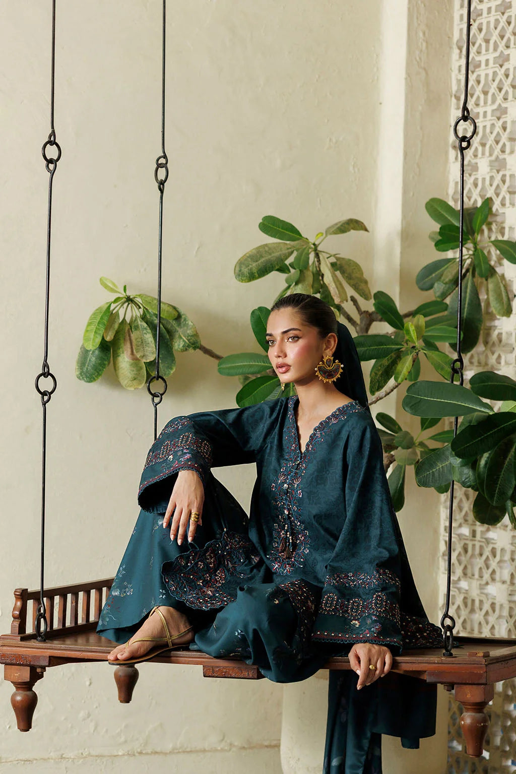 IZNIK FALL '26 - 01
