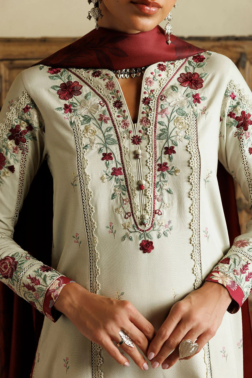 IZNIK FALL '26 - 08