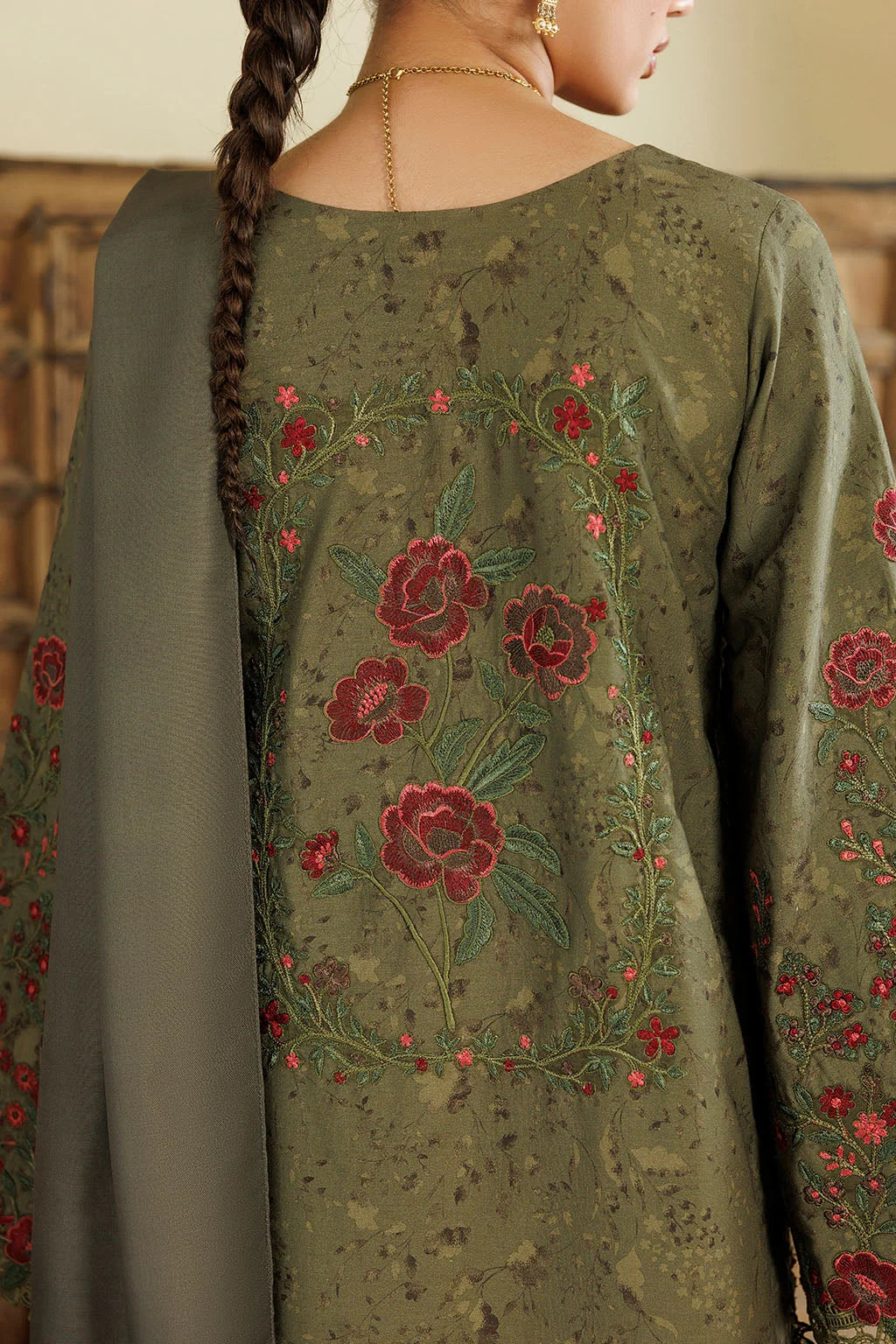 IZNIK FALL '26 - 07