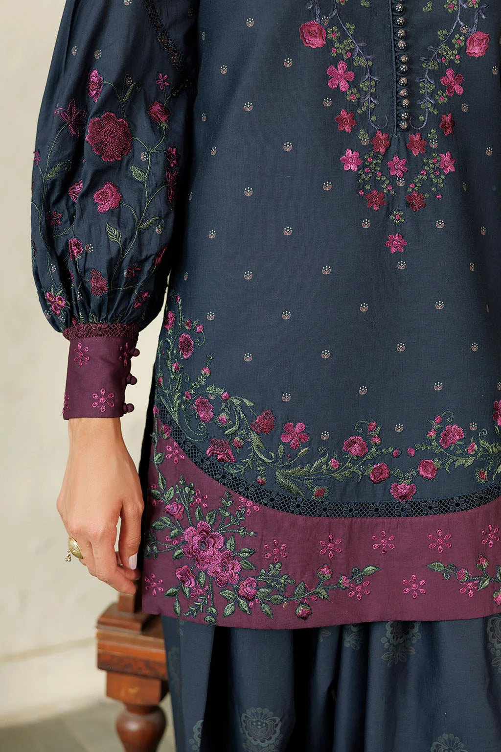IZNIK FALL '26 - 06