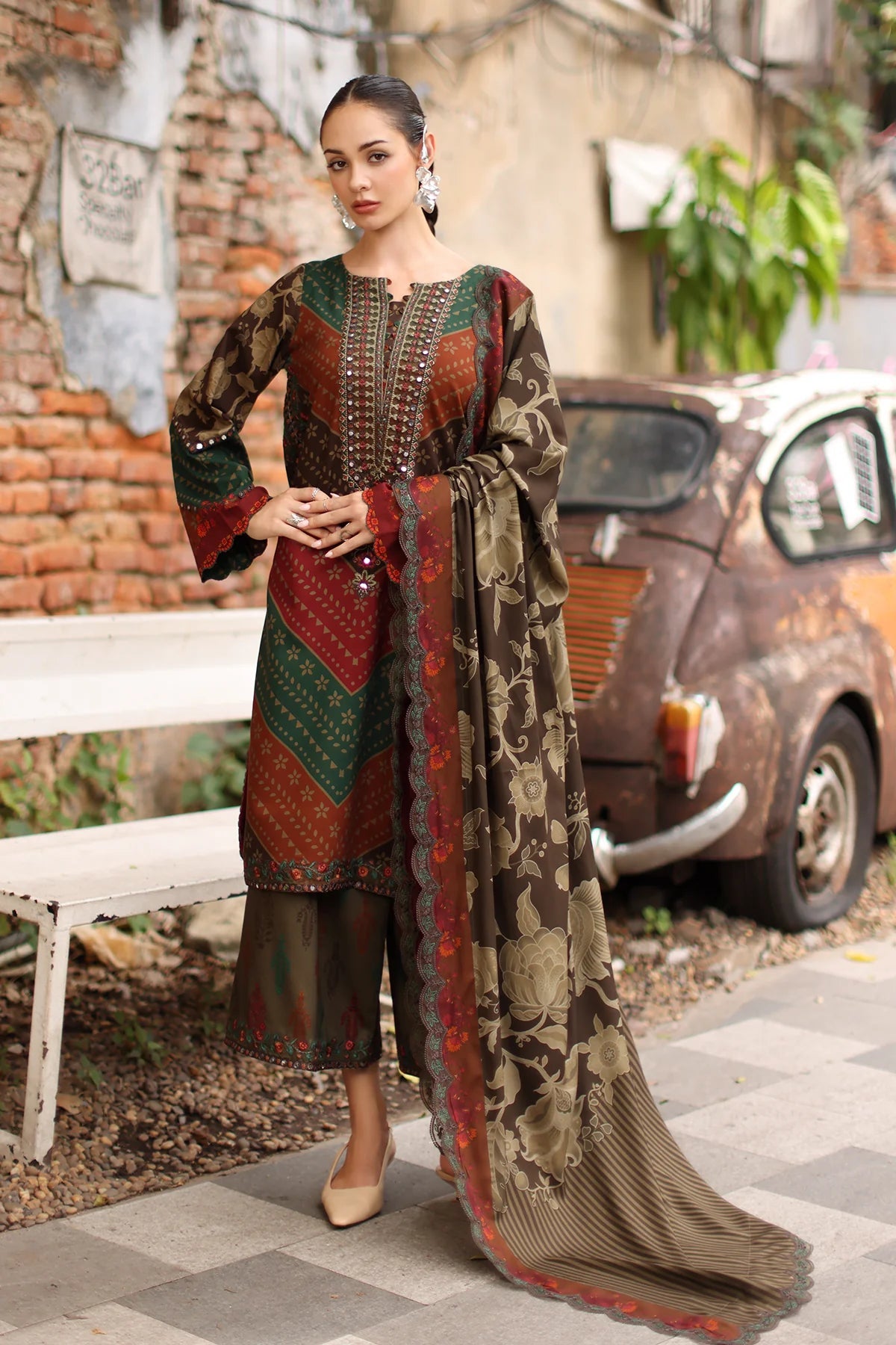 CHARIZMA ANIQ '26 - 06