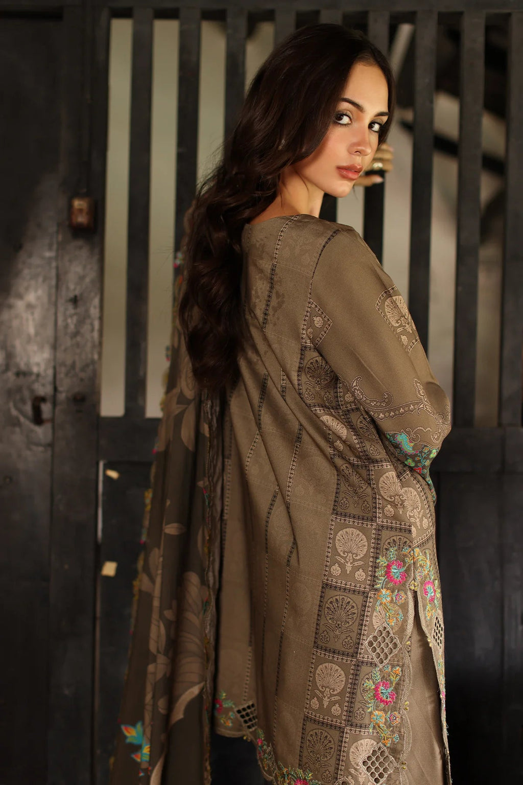 CHARIZMA ANIQ '26 - 05