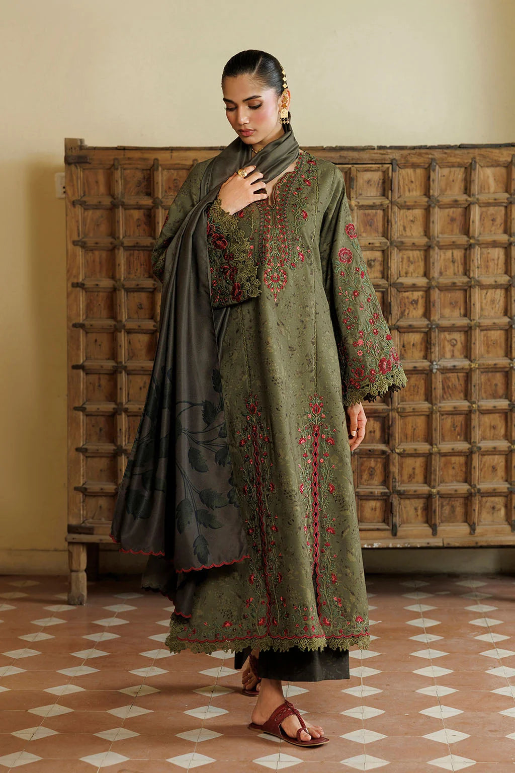 IZNIK FALL '26 - 07